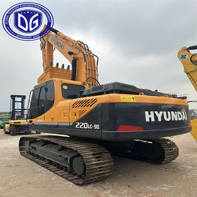 Chiếc máy khoan 20 tấn Hyundai 220 có dung lượng cao