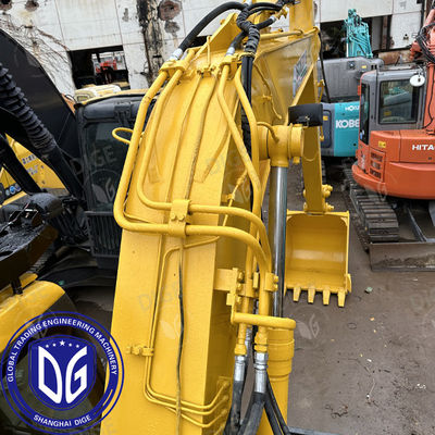 Máy đào Komatsu cũ với dung lượng xô 0,44m3 và bán kính đào tối đa 6380mm