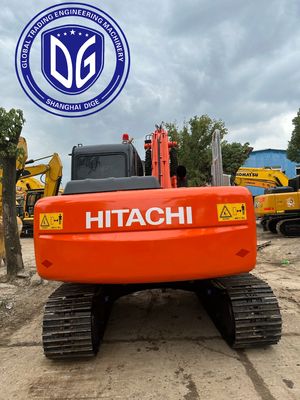 Máy đào 12 tấn Hitachi ZX120 được sử dụng với độ bám và lực kéo tốt