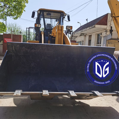Máy tải Liugong ZL50N cũ, mẫu mới nhất, trong tình trạng tốt, sẵn sàng bán.
