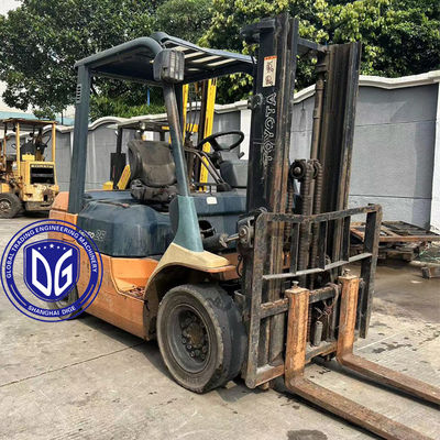 Chiếc xe nâng Toyota gốc 2.5t bền và trong tình trạng tốt Chi phí bảo trì thấp