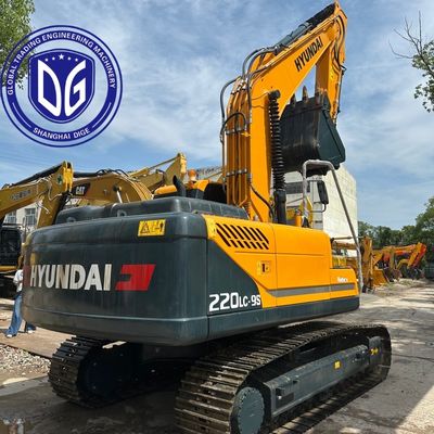 Máy đào cũ Hyundai 220LC-9S với động cơ Cummins sẵn sàng để vận chuyển đến Oman