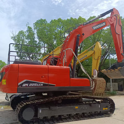 Máy xúc đào bánh xích Doosan DX225 giá phải chăng, loại di chuyển, tình trạng tuyệt vời