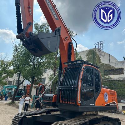 Doosan DX225 Excavator – Reliable 22 Ton Machine for Construction Projects